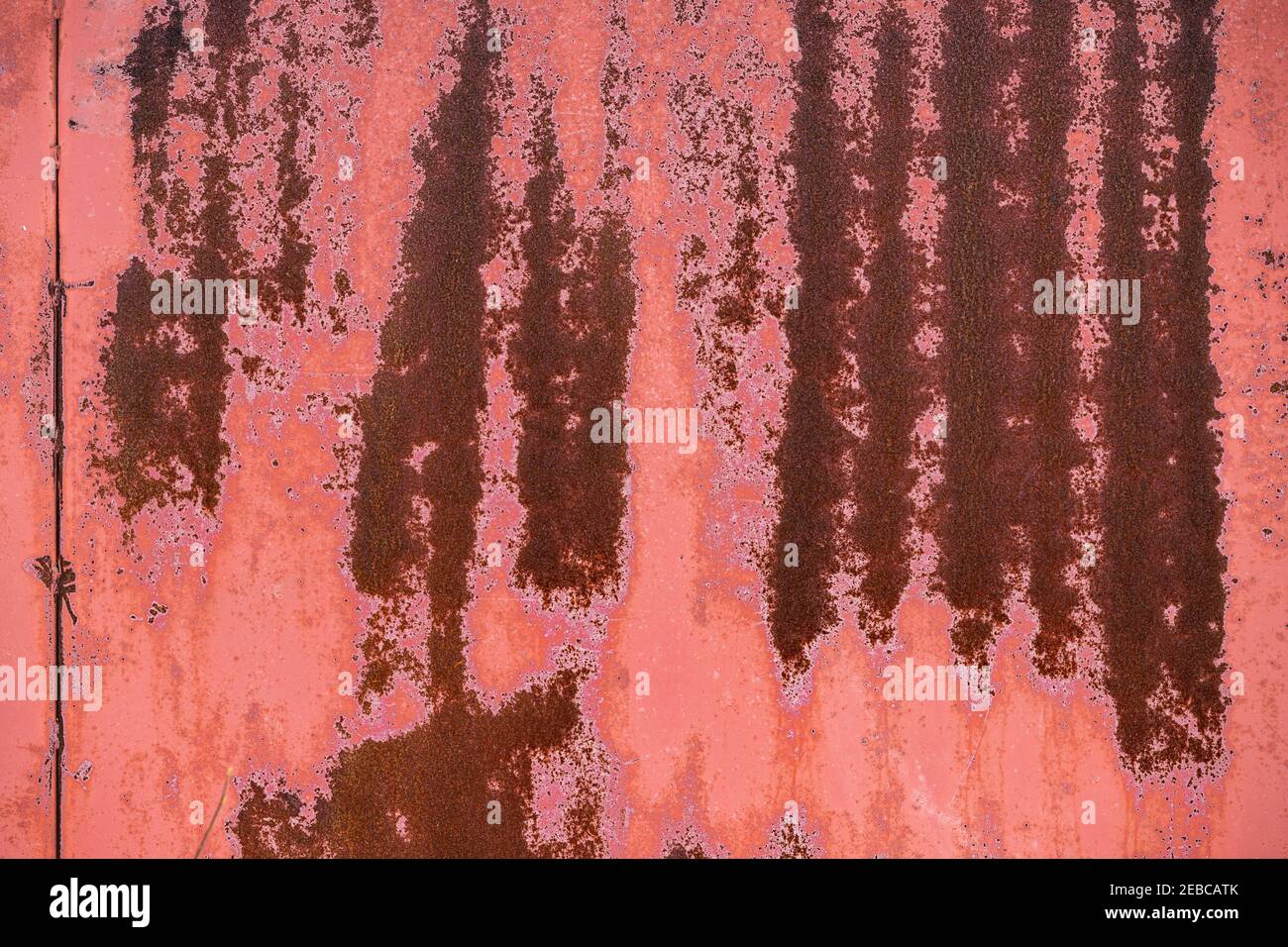 Alte rostige rote Metallwand, Hintergrund Foto Textur Stockfoto