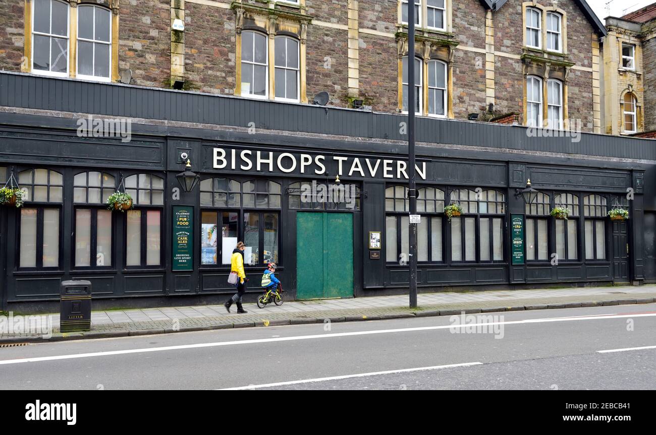 Pub (Bishops Tavern) geschlossen für Kunden während covid-19 Pandemiesperre, Großbritannien Stockfoto