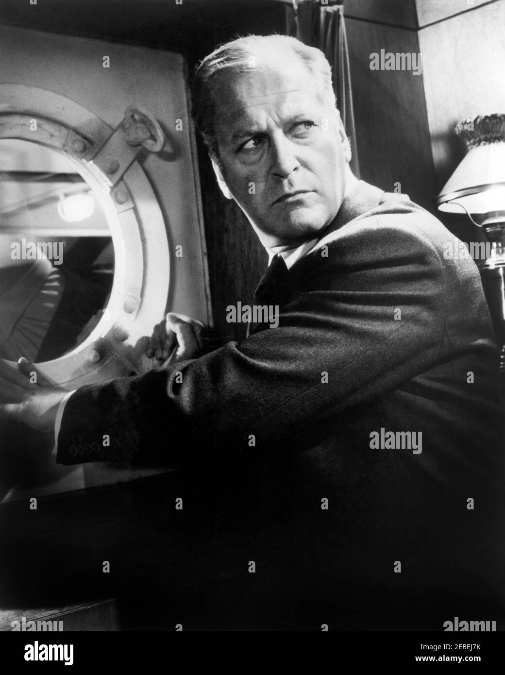 Curd Jurgens, halblength Publicity Portrait for the German Film, 'brainwashed', Originaltitel: Schachnovelle, Allied Artists, 1960 Stockfoto
