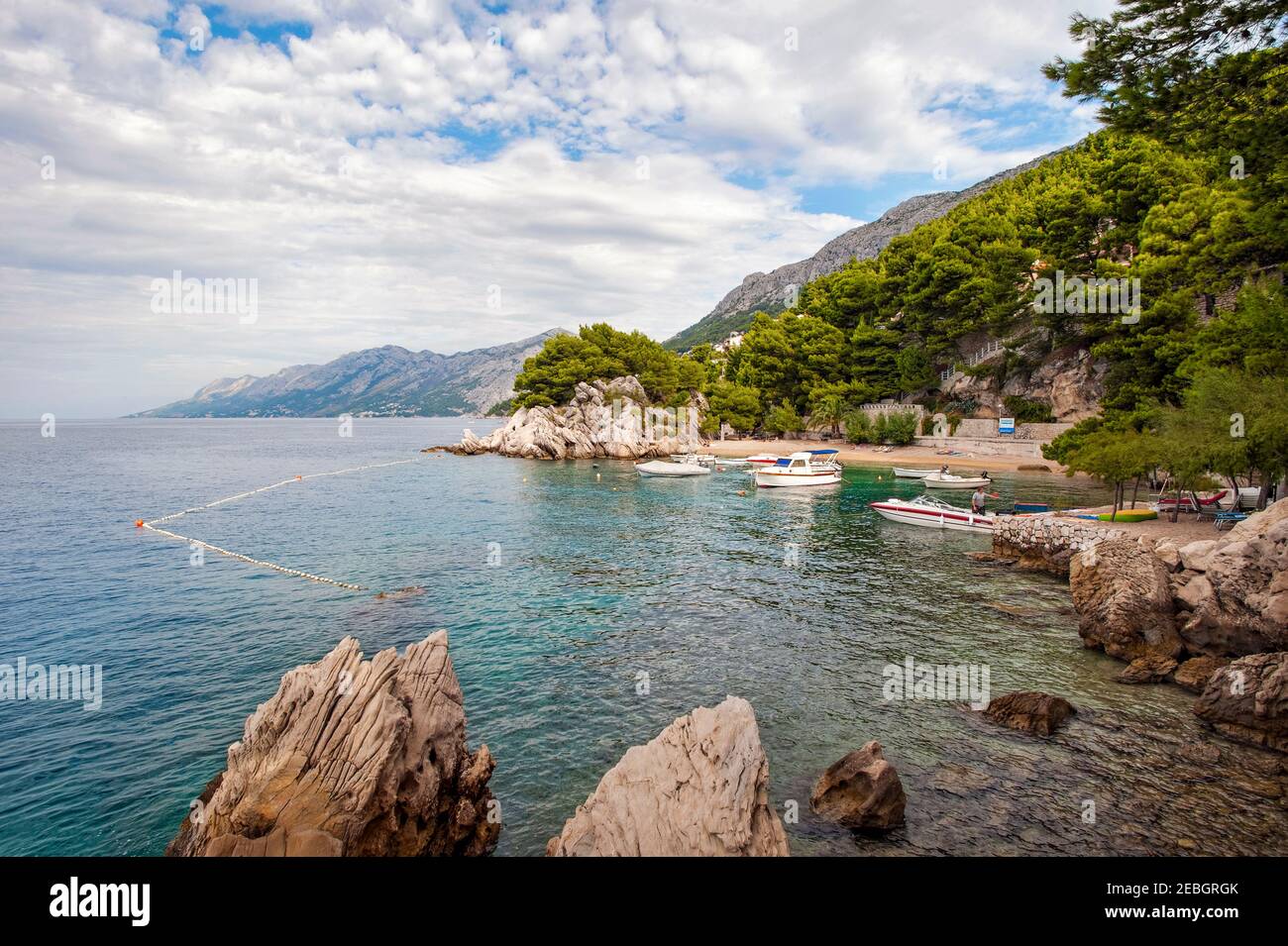 Split - Kroatisch - Dalmatien - 27. August 2019: Strand Punta Rata - Brela Stockfoto