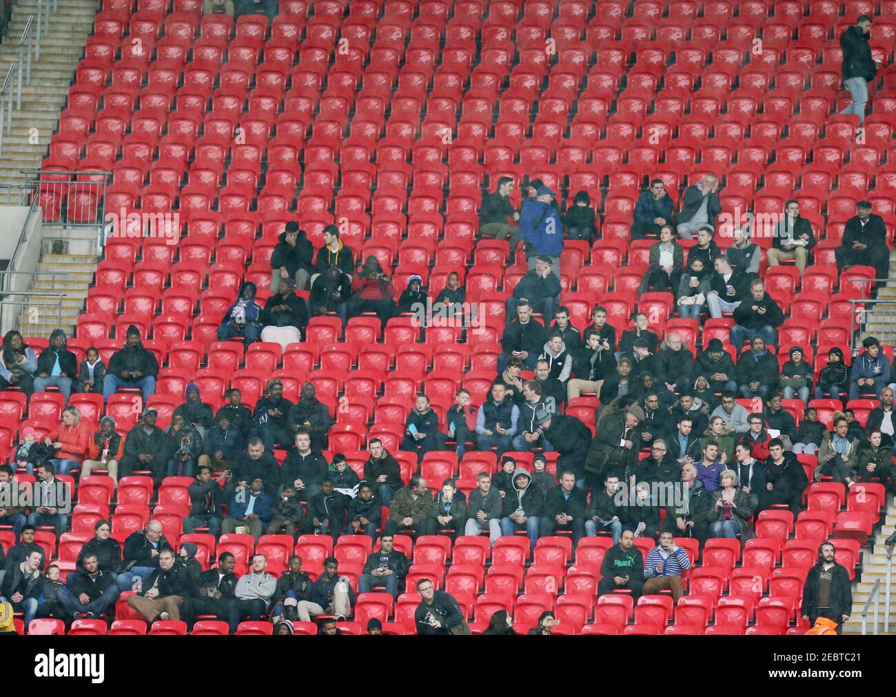 Gesamtansicht der leeren sitze im wembley stadion Fotos und Bildmaterial in hoher Auflösung Gesamtansicht der leeren sitze im wembley stadion Fotos und Bildmaterial in hoher Auflösung