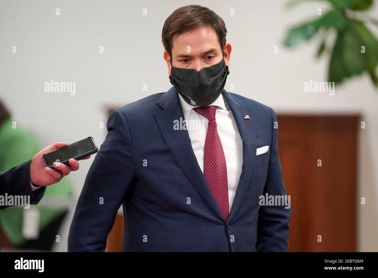 Der Senator Marco Rubio R-Fla. Wird am Freitag, den 12. Februar 2021 in der Capitol Subway im US Capitol in Washington, DC gesehen. Heute stützten sich die Manager der Amtsenthebung auf ihren Fall, dass der ehemalige Präsident Donald Trump für den Angriff auf das US-Kapitol im Januar 6 verantwortlich sei. Foto von Leigh Vogel/UPI weltweit im Einsatz Stockfoto