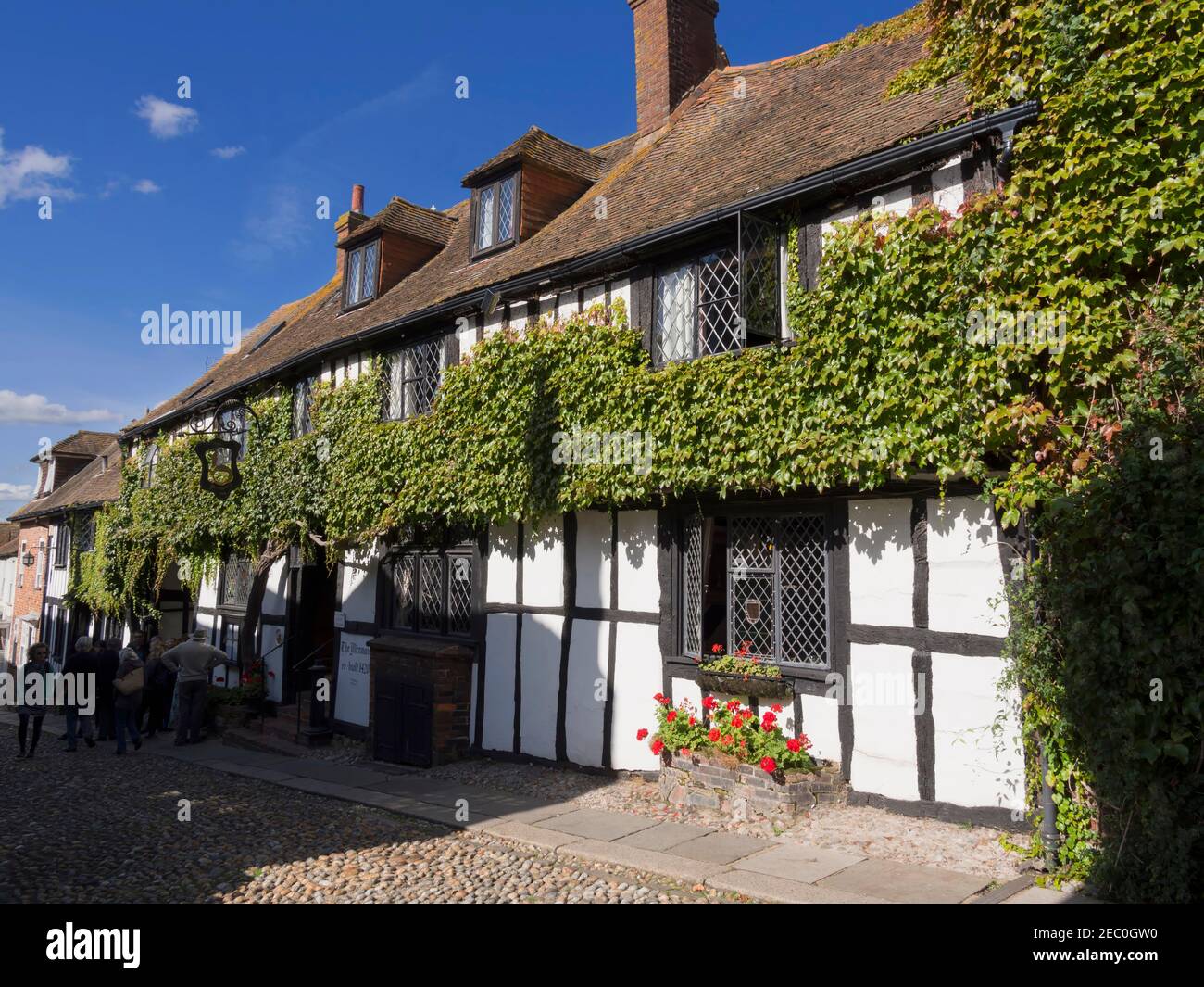 Das Mermaid Inn, Rye, Sussex. Historic Inn, das heutige Fachwerkgebäude aus dem Jahr 1420, mit Kellern aus dem Jahr 1156. Stockfoto