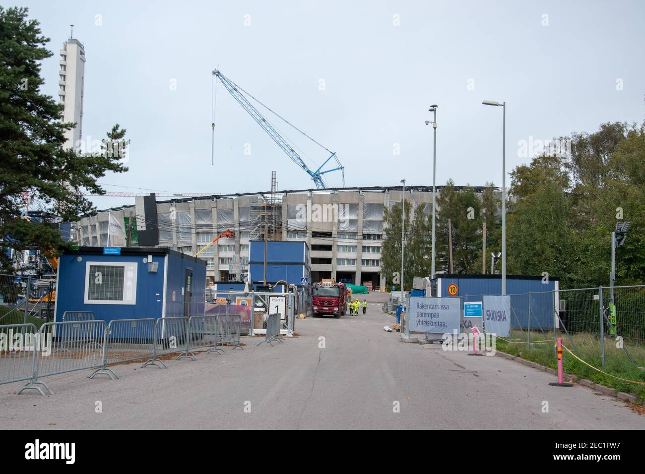 Das Olympiastadion von Helsinki wird renoviert. Das Stadion wurde im August 2020 nach 4 Jahren Renovierung wiedereröffnet. Es wurde ursprünglich 1938 eröffnet. Stockfoto