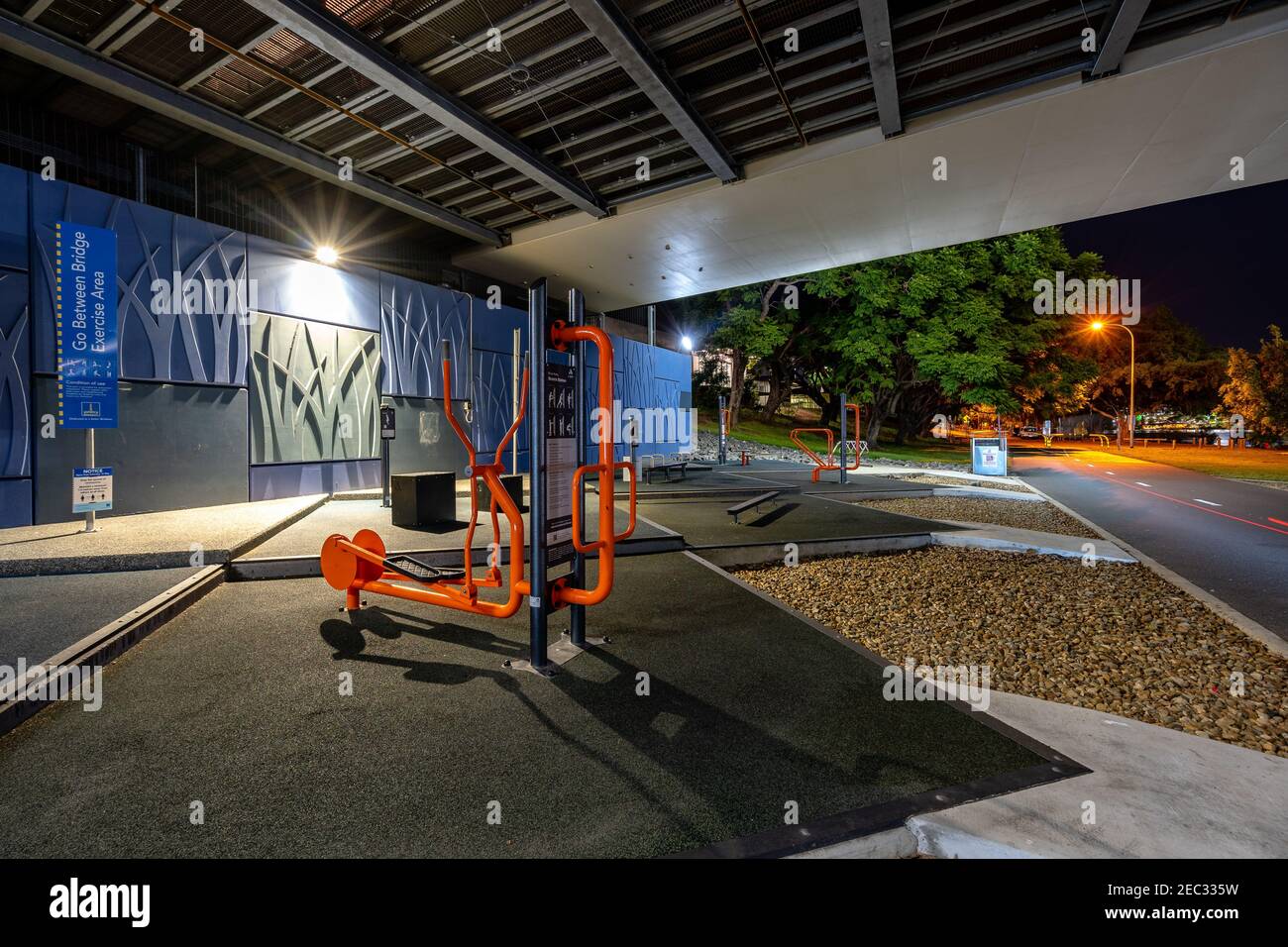 Brisbane, Australien: Fitnessstudio im Freien unter der Brücke Stockfoto