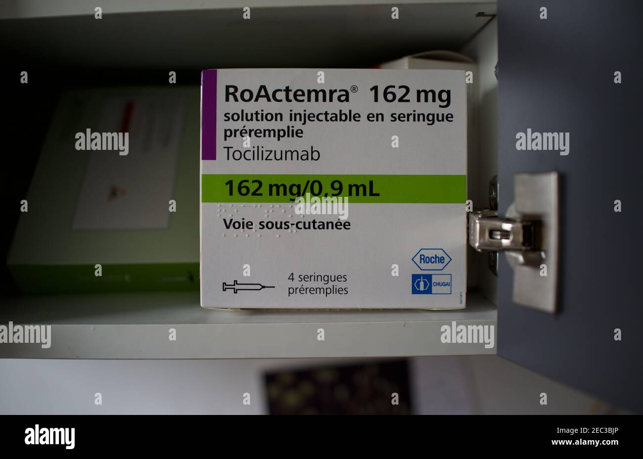 Tocilizumab, RoActemra Medication Box, humanisiertes monoklonales Antikörpermedikament, Arthritis-Behandlung zur Behandlung von Covid-19-Patienten Stockfoto