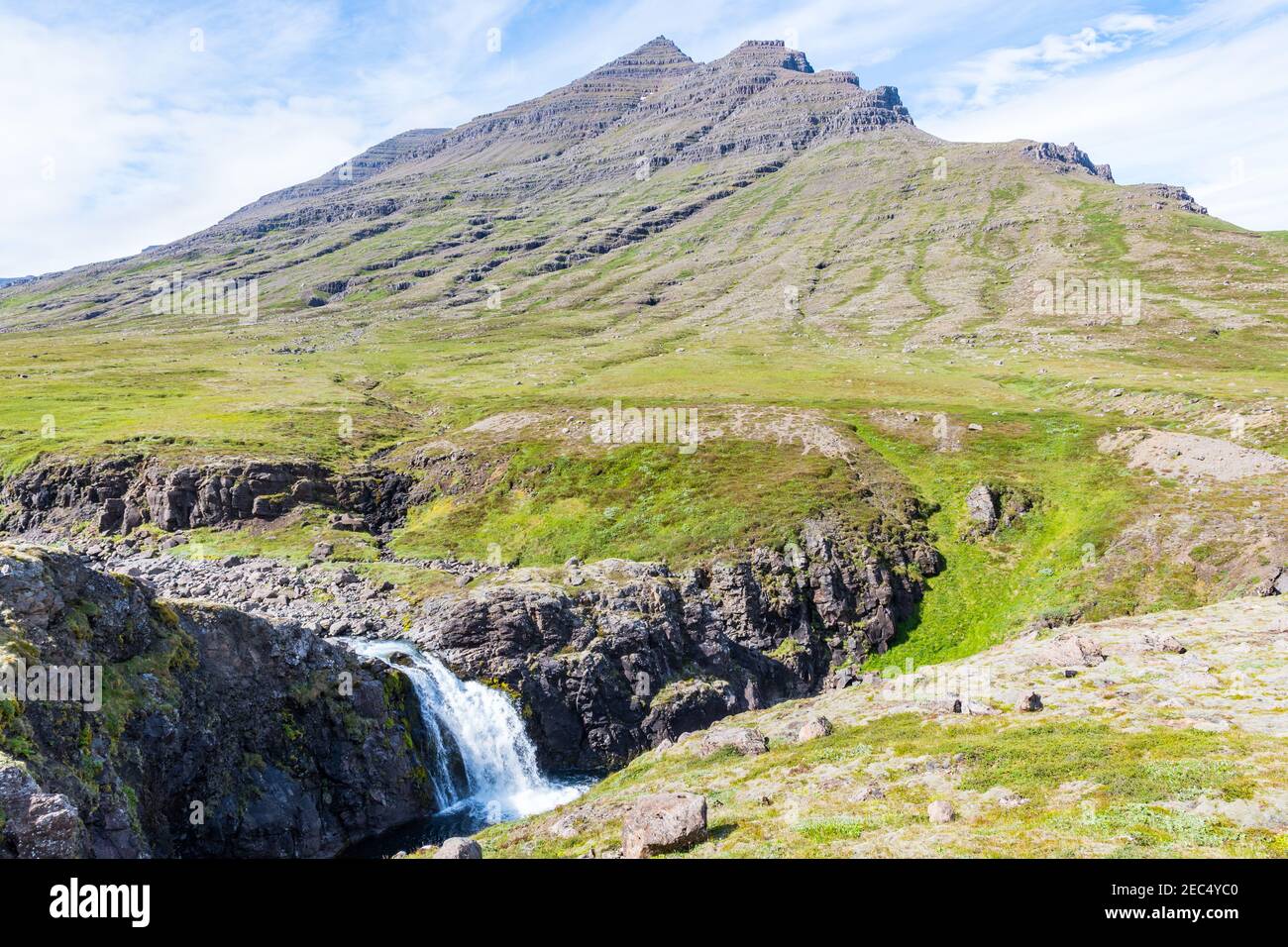 Berg Bulandstindur in Berufjordur in Ostisland Stockfoto