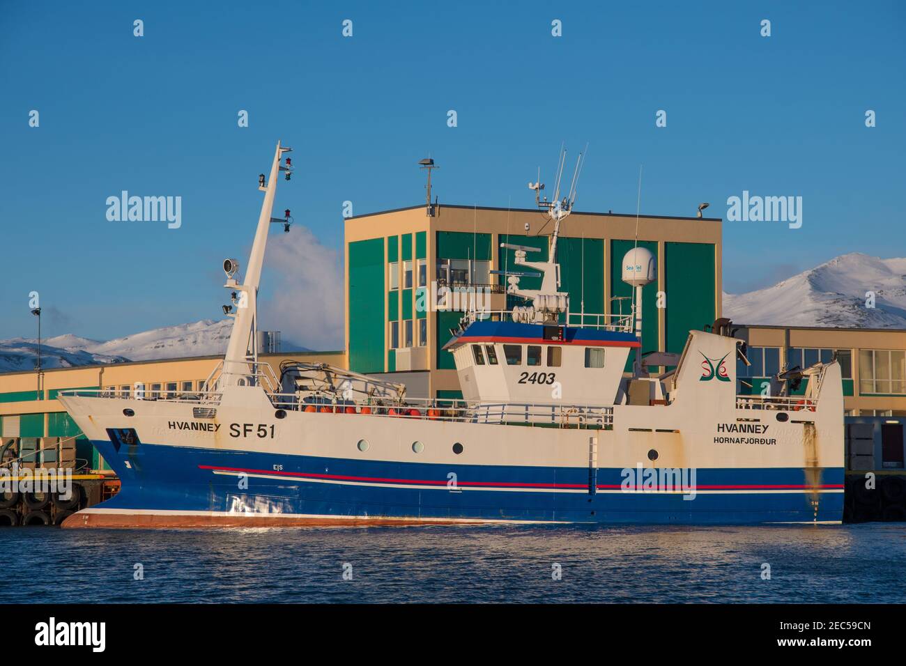 Hornafjordur Island - Februar 17. 2019: trawler-Fischerboot Hvanney im Hafen von Hofn in Island Stockfoto