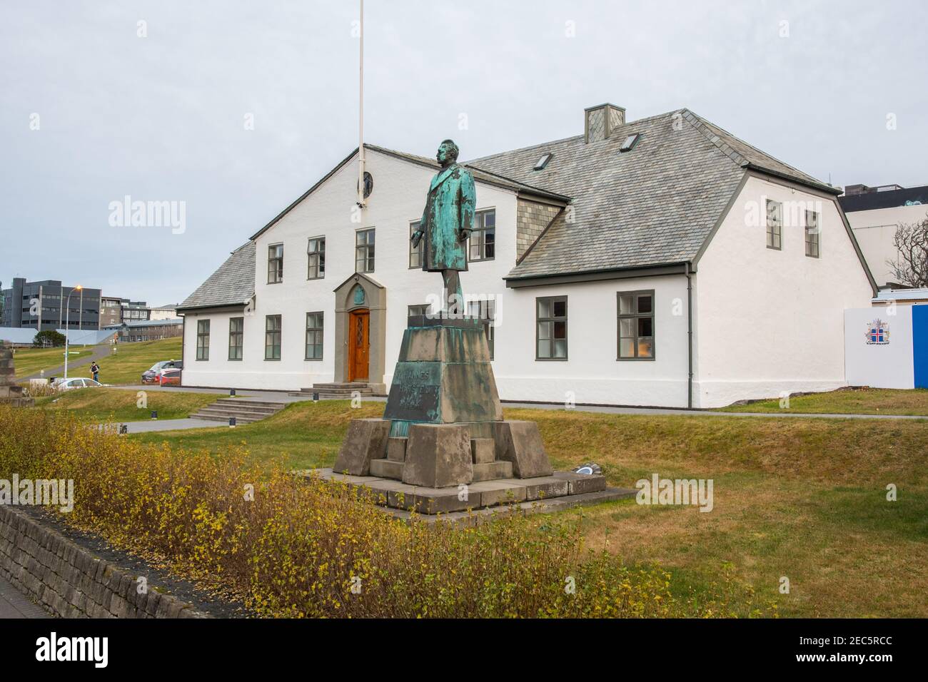 Reykjavik Island - November 2. 2019: Das Kabinett von Island und das Büro des Ministerpräsidenten Stockfoto