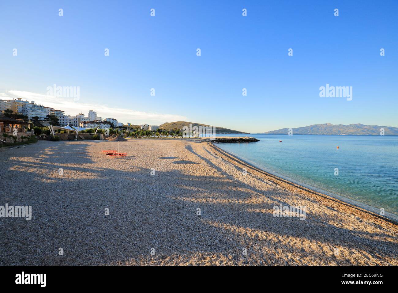 Mango Strand mit Meerblick in Saranda, Albanien Stockfoto