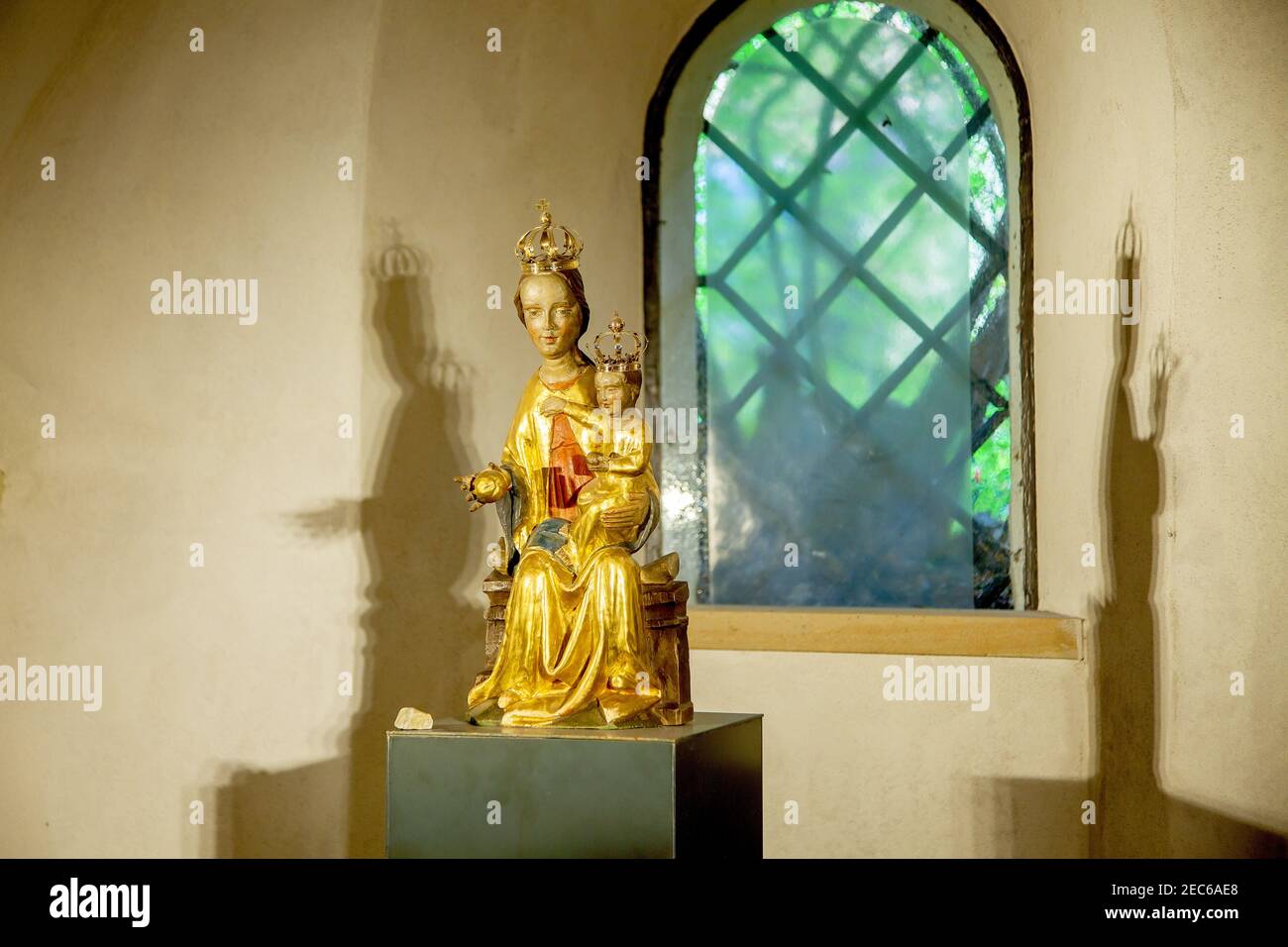 Goldene Madonna. Kathedrale der Himmelfahrt Mariens in Hildesheim, Deutschland. Stockfoto