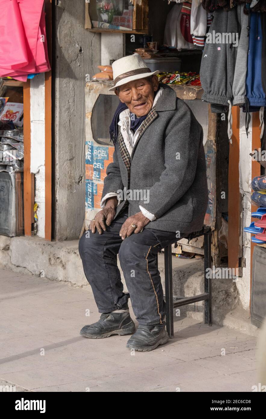 Shop Keeper in Leh Ladakh Stockfoto