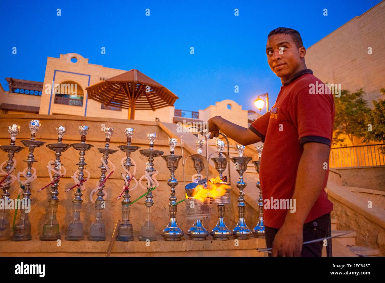 Nargileh oder Wasserleitungen im luxuriösen Crowne Plaza Dead Sea Hotel im Toten Meer, Jordanien. Stockfoto