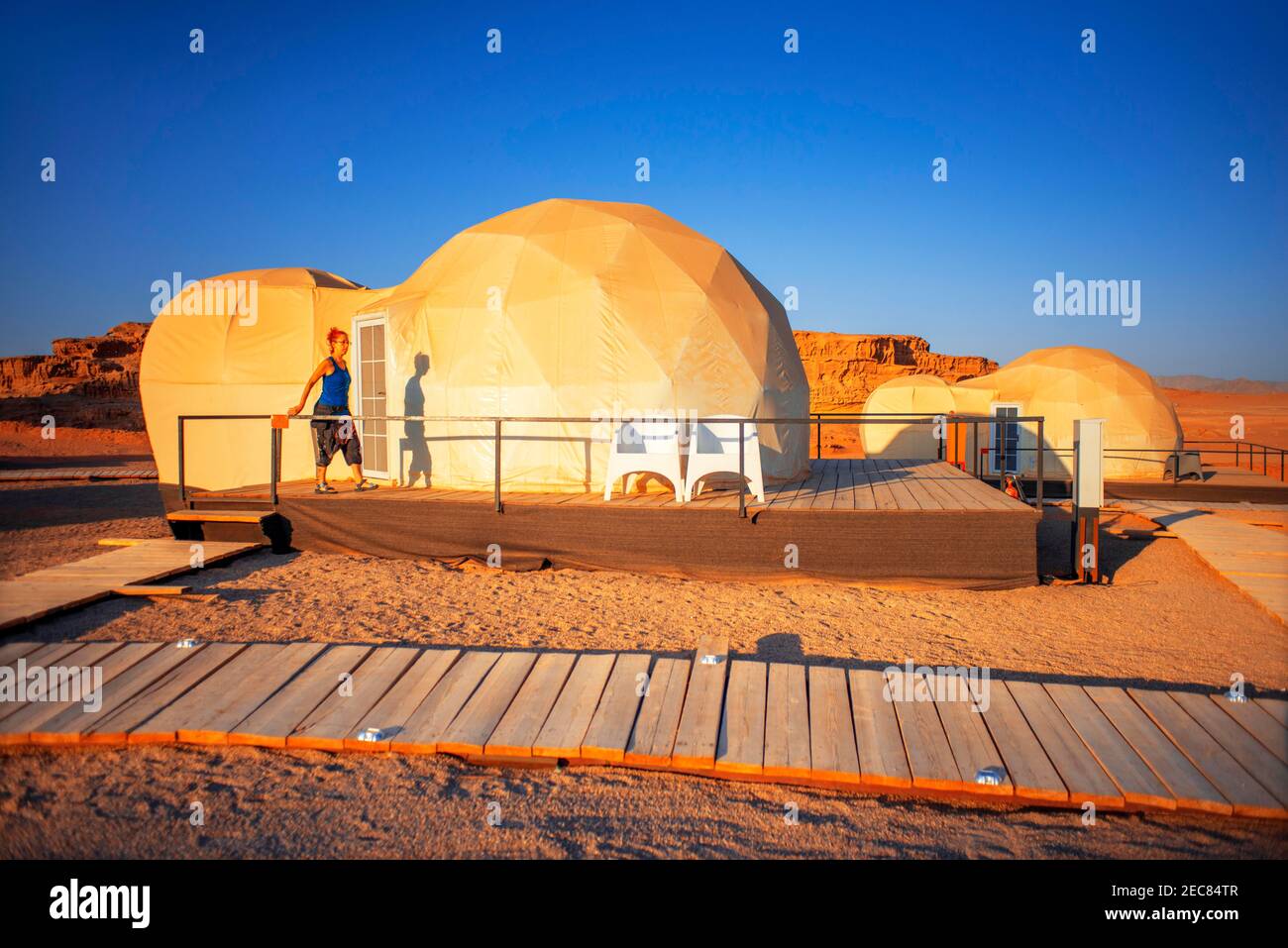 Mazayen Rum Camp Schaumzelte kuppelförmigen Hotelzimmern Der Stil von Ridley Scotts Film The Martian gruppierte sich Im SunCity Camp in Wadi Rum Nat Stockfoto