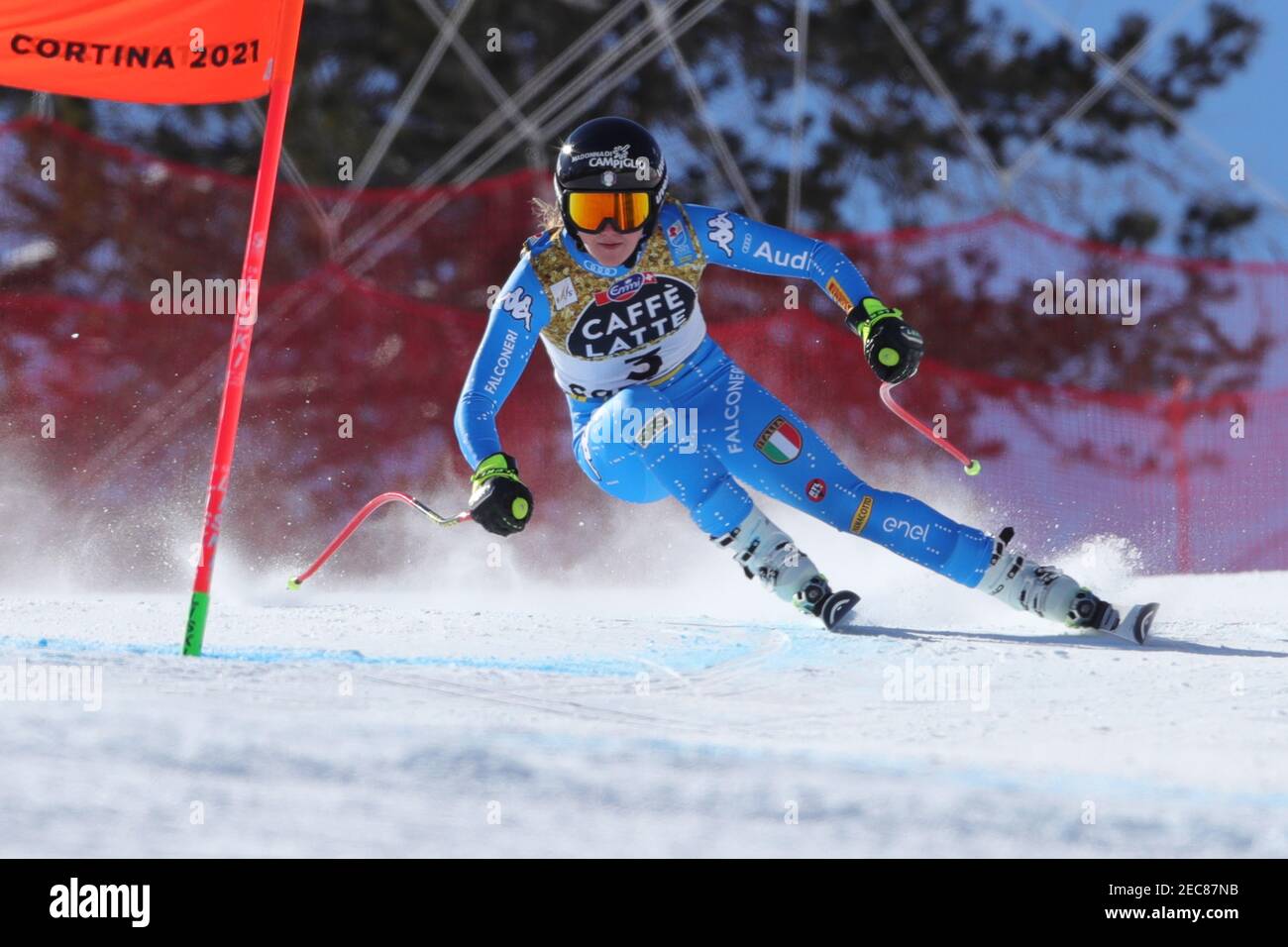 Cortina (BL, Italien. Februar 2021, 13th. Cortina (BL), Italien, Olympia delle Tofane, 13. Februar 2021, PIROVANO Laura (ITA) während 2021 FIS Alpine Ski Weltmeisterschaften - Abfahrt - Damen - Alpine Ski Rennen Credit: Sergio Bisi/LPS/ZUMA Wire/Alamy Live News Stockfoto