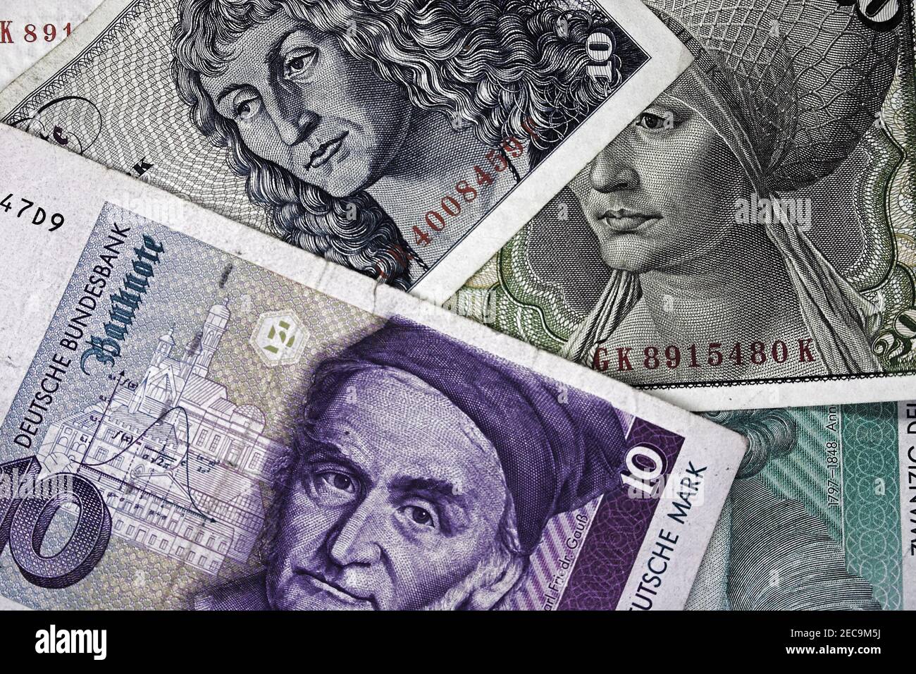 Alter Banknoten, Deutsch Deutsche Mark, 10 und 20 markieren verschiedene Serien von Banknoten von 1970 und 1990 Stockfoto