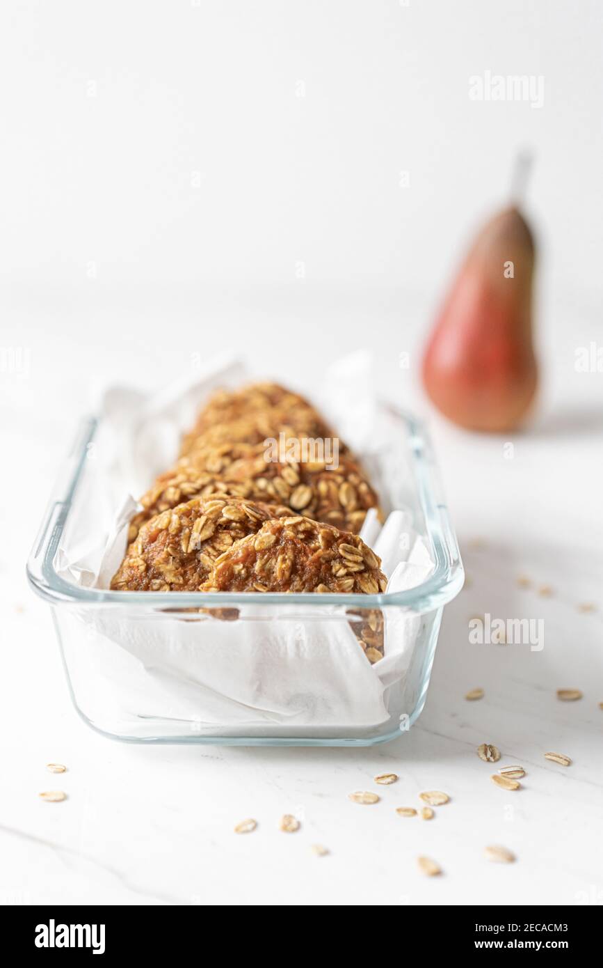 Banana Pear Oat Plätzchen, Frühstück Am Morgen Kekse Stockfoto