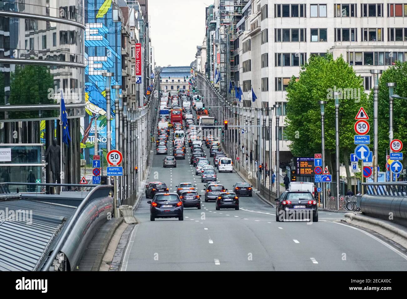 Verkehr auf der Rue de la Loi in Brüssel, Belgien Stockfoto