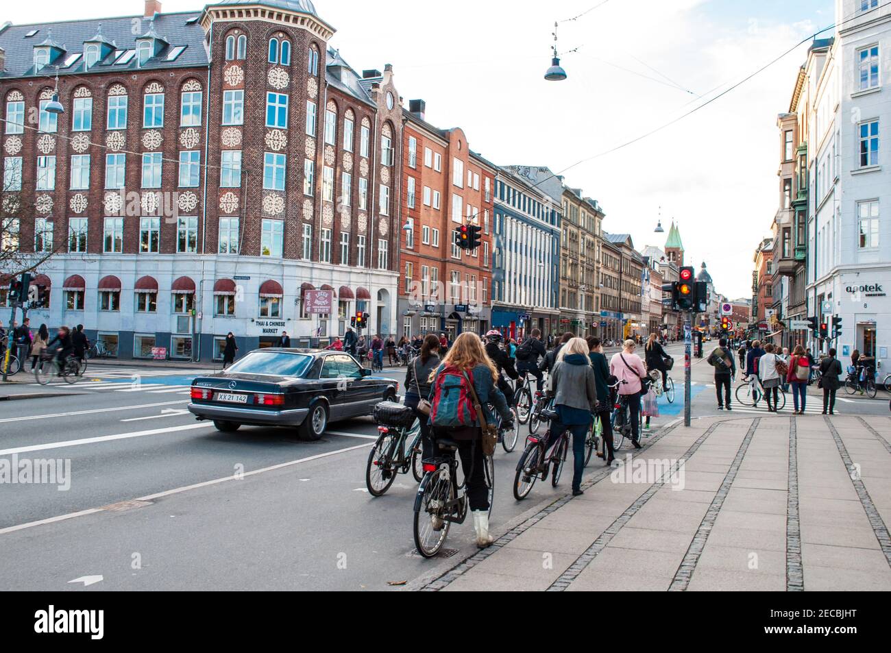 Kopenhagen Dänemark - September 19. 2013: Radfahrer auf einer Kreuzung in Kopenhagen Stockfoto