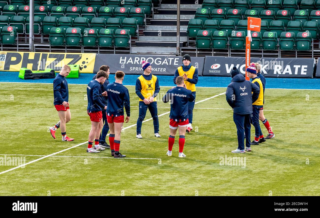 London, Großbritannien. Februar 2021, 13th. Doncaster Knights wärmen sich vor dem Trailfinders Challenge Cup-Spiel zwischen Saracens und Doncaster Knights im Stonex Stadium, London, England am 13. Februar 2021 auf. Foto von Phil Hutchinson. Nur redaktionelle Verwendung, Lizenz für kommerzielle Nutzung erforderlich. Keine Verwendung bei Wetten, Spielen oder Veröffentlichungen einzelner Vereine/Vereine/Spieler. Kredit: UK Sports Pics Ltd/Alamy Live Nachrichten Stockfoto