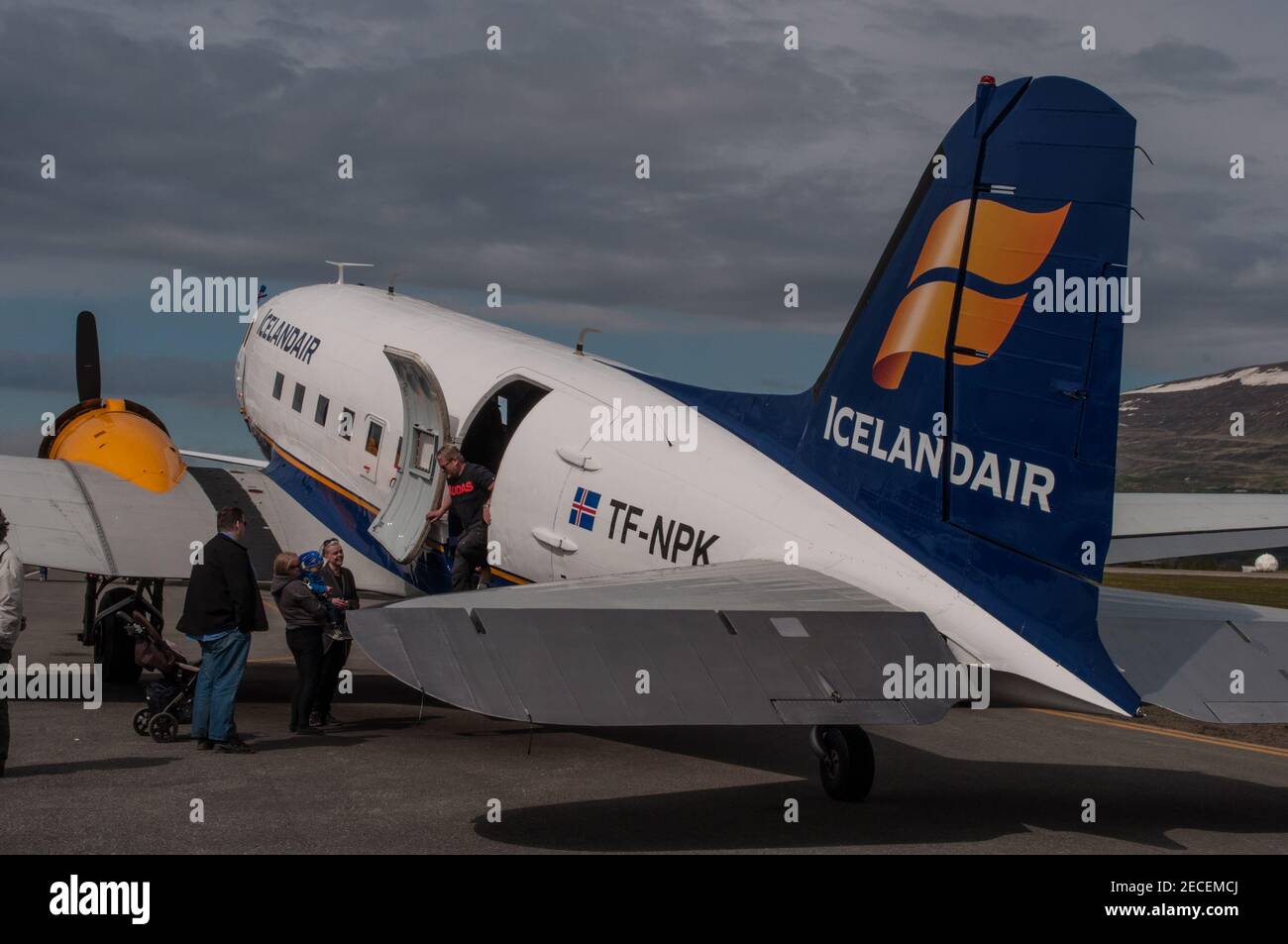 Akureyri Island - Juni 20. 2015: Icelandair Douglas C47 Flugzeug Stockfoto