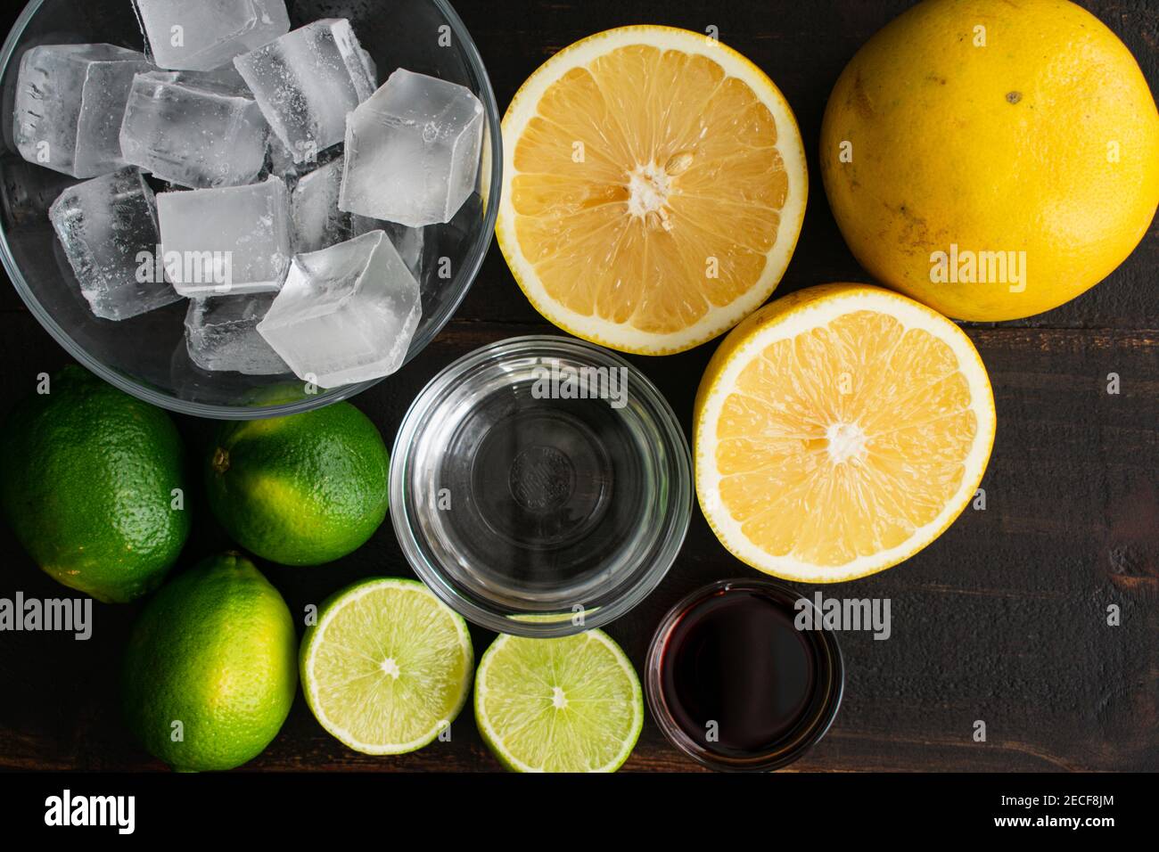 Hemingway Daiquiri (Papa Doble) Zutaten: Zitrusfrüchte, Eis und Alkohol für einen klassischen Cocktail Stockfoto