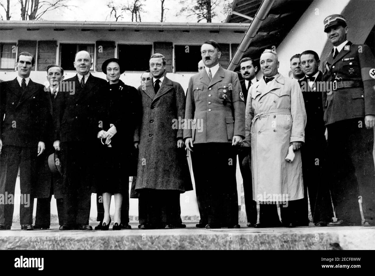 Der Herzog und die Herzogin von Windsor fotografierten mit Herrn Hitler am 22. Oktober 1937 bei ihrem Besuch im Berghof, seinem Landhaus in Berchtesgaden Stockfoto