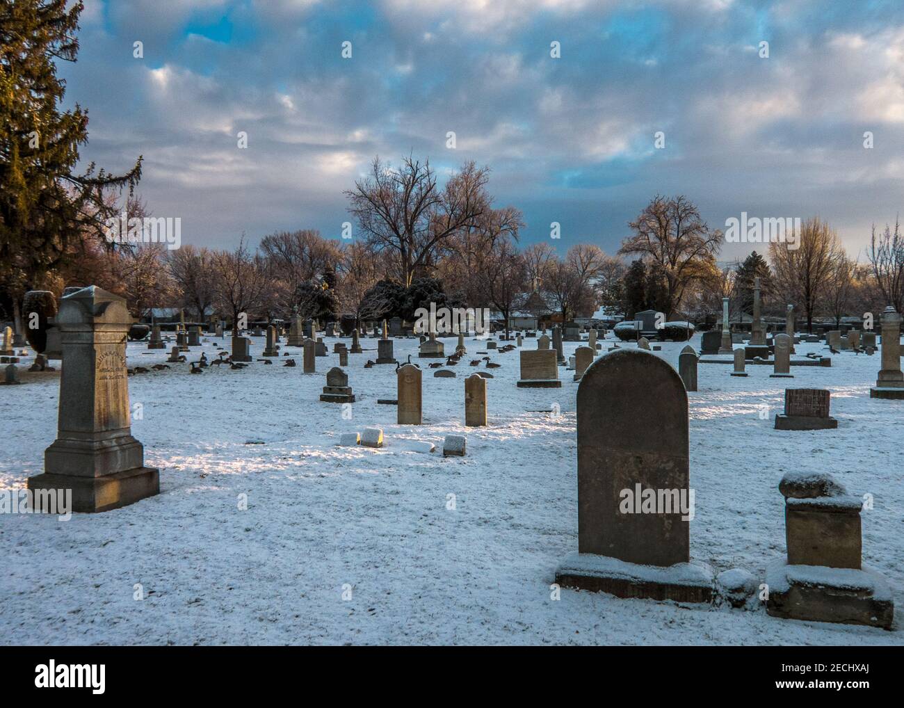 Boise, Idahos Pioneer Cemetery auf einem kalten Wintermonring Stockfoto