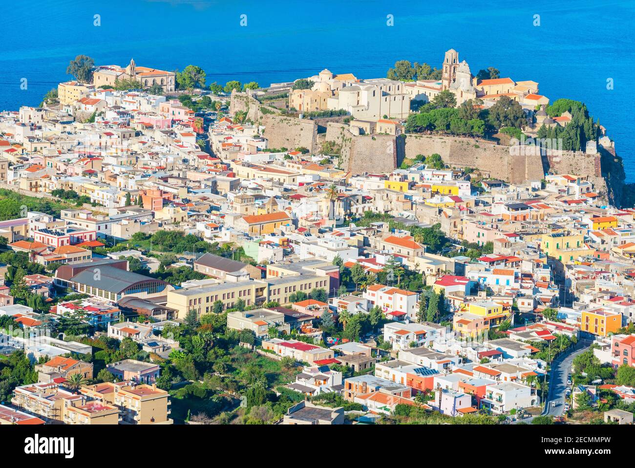 Lipari Stadt, erhöhte Aussicht, Lipari Insel, Äolischen Inseln Sizilien, Italien Stockfoto