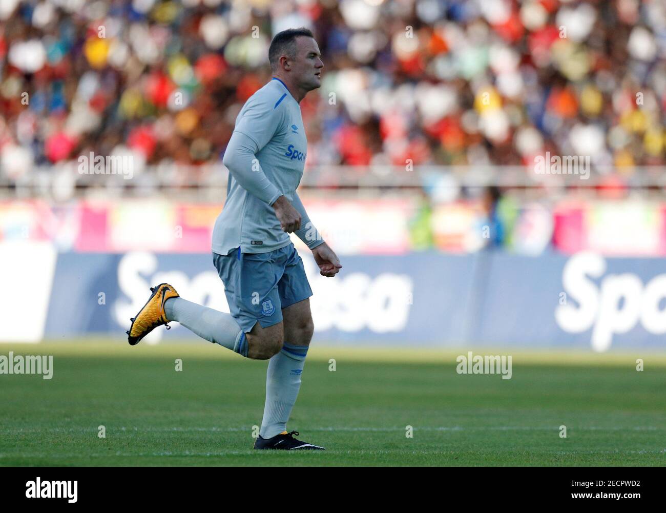 Fussball Gor Mahia Fc Gegen Everton Pre Season Friendly Dar Es Salaam Tansania 13 Juli 2017 Evertons Wayne Rooney Warmt Sich Vor Dem Spiel Reuters Thomas Mukoya Auf Stockfotografie Alamy