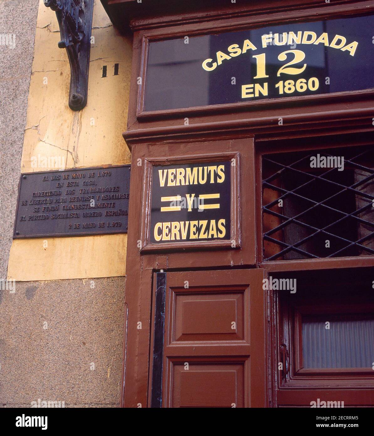 RESTAURANTE CASA LABRA FUNDADA EN 1860 - PLACA CONMEMORATIVA DE LA FUNDACION DEL PARTIDO SOCIALISTA. Lage: CASA LABRA. MADRID. SPANIEN. Stockfoto