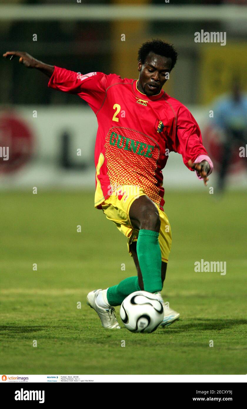 Fußball - Stock , 26/1/06 Pascal Feindouno - Guinea Pflichtinfo: Action  Images / Alex Morton Stockfotografie - Alamy