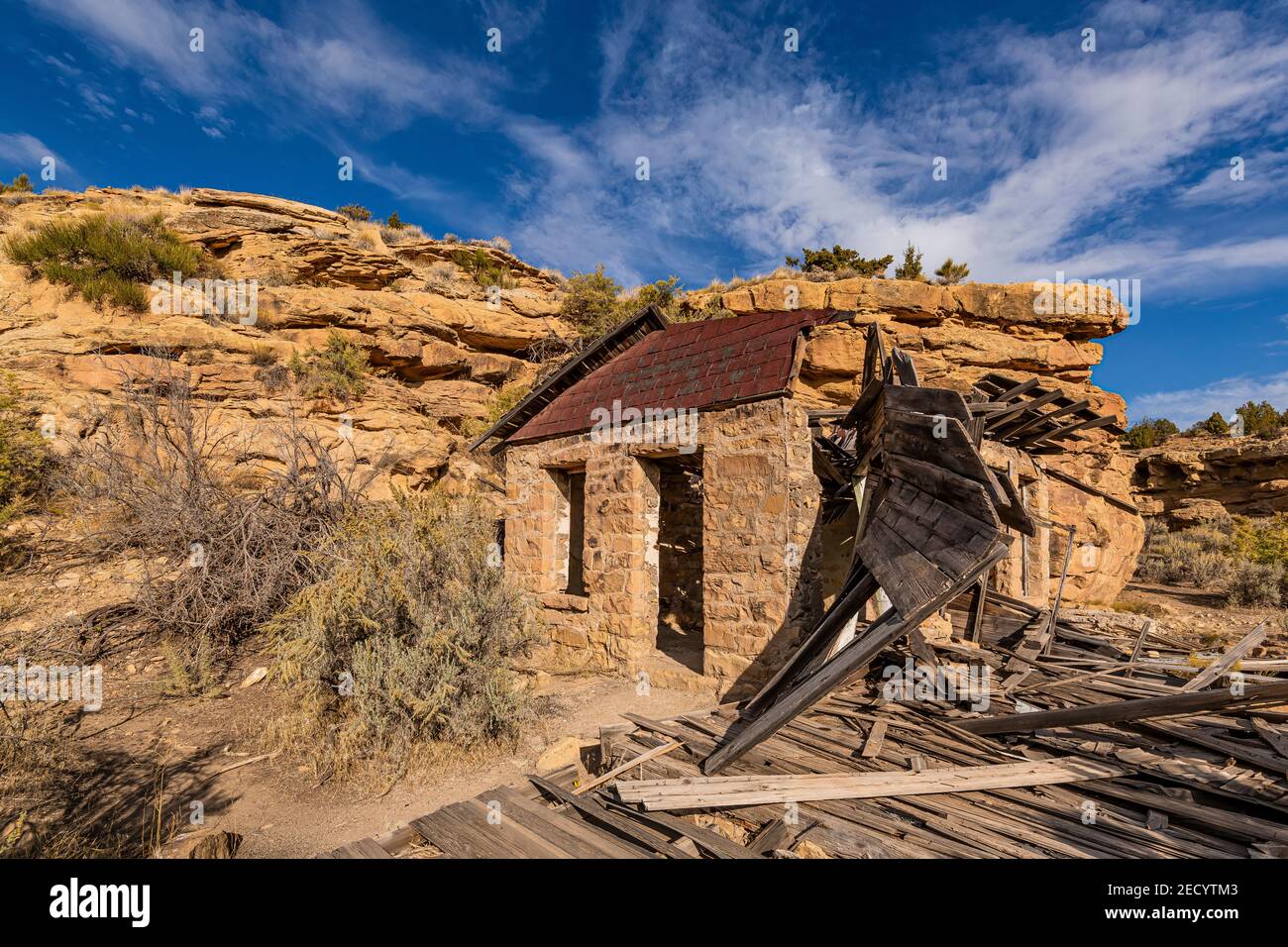 Verlassene Stein- und Holzgebäude in der alten Geisterstadt Sego, Utah, USA Stockfoto