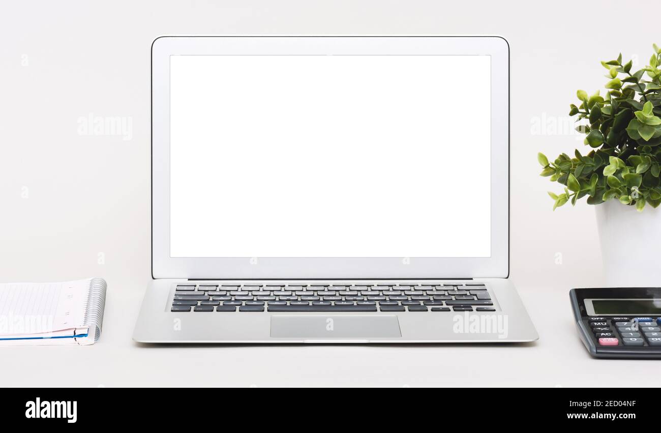 Laptop mit leerem Bildschirm. Modernes Computermockup Stockfoto