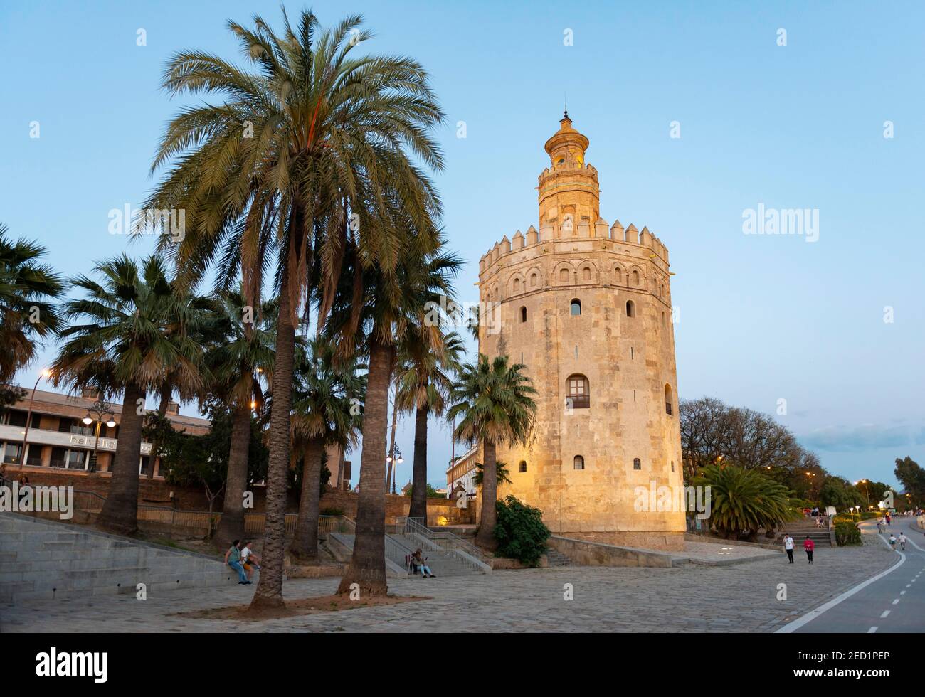 Torre del Oro, blaue Stunde, Sevilla, Andalusien, Spanien Stockfoto