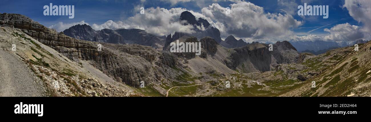 Panoramablick in die Dolomiten Stockfoto