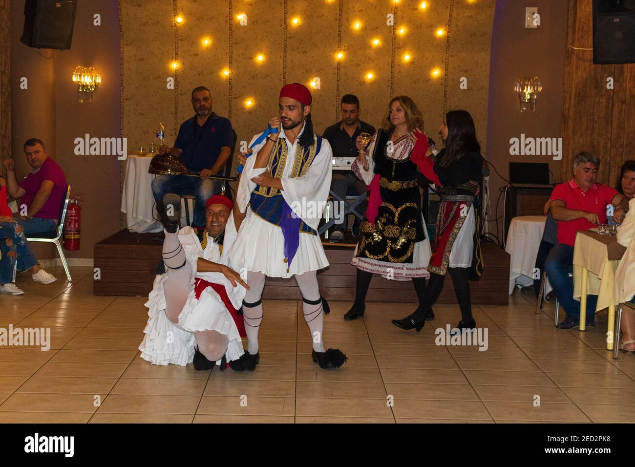 Griechenland Tanz Stockfotos Und Bilder Kaufen Alamy