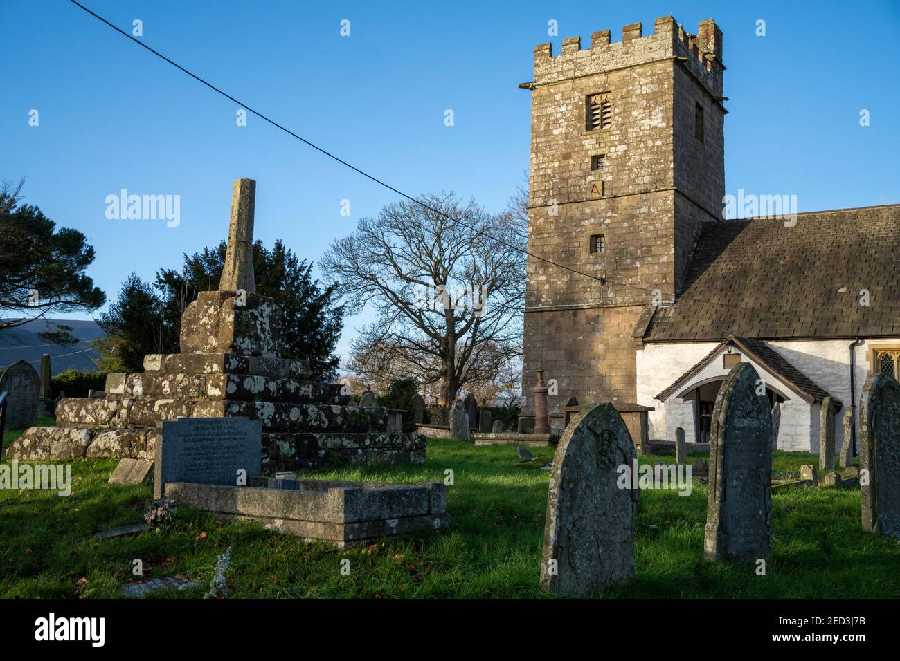 Kirchenschiff und Turm, St. Bartholomew's Church, Llanover, Monmouthshire, Wales, VEREINIGTES KÖNIGREICH Stockfoto