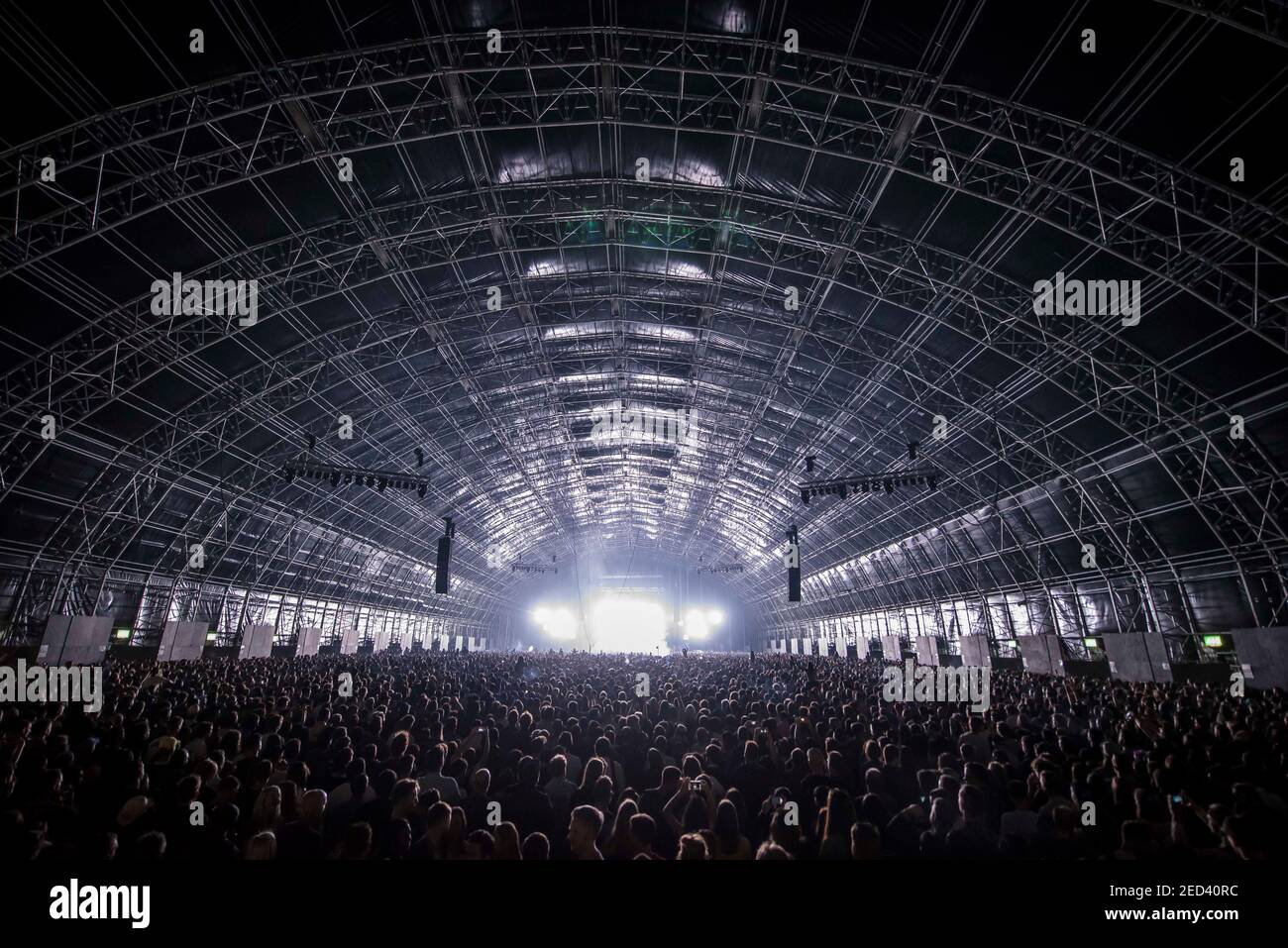 Allgemeiner Blick auf die Barn Stage während Aphex Twin live beim Field Day Festival 2017, Victoria Park, London auftritt. Bilddatum: Samstag, 3rd. Juni 2017. Bildnachweis sollte lauten: © DavidJensen Stockfoto