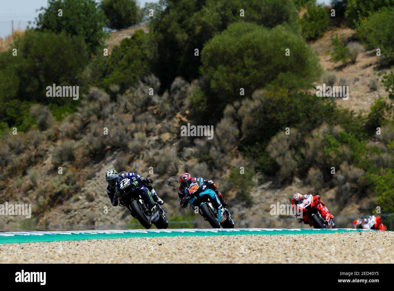 MotoGP - großer Preis von Spanien - Circuito de Jerez, Jerez, Spanien - 19. Juli 2020 Monster Energy Yamaha's Maverick Vinales und Petronas Yamaha SRT's Fabio Quartararo in Aktion während des Rennens REUTERS/Marcelo Del Pozo Stockfoto