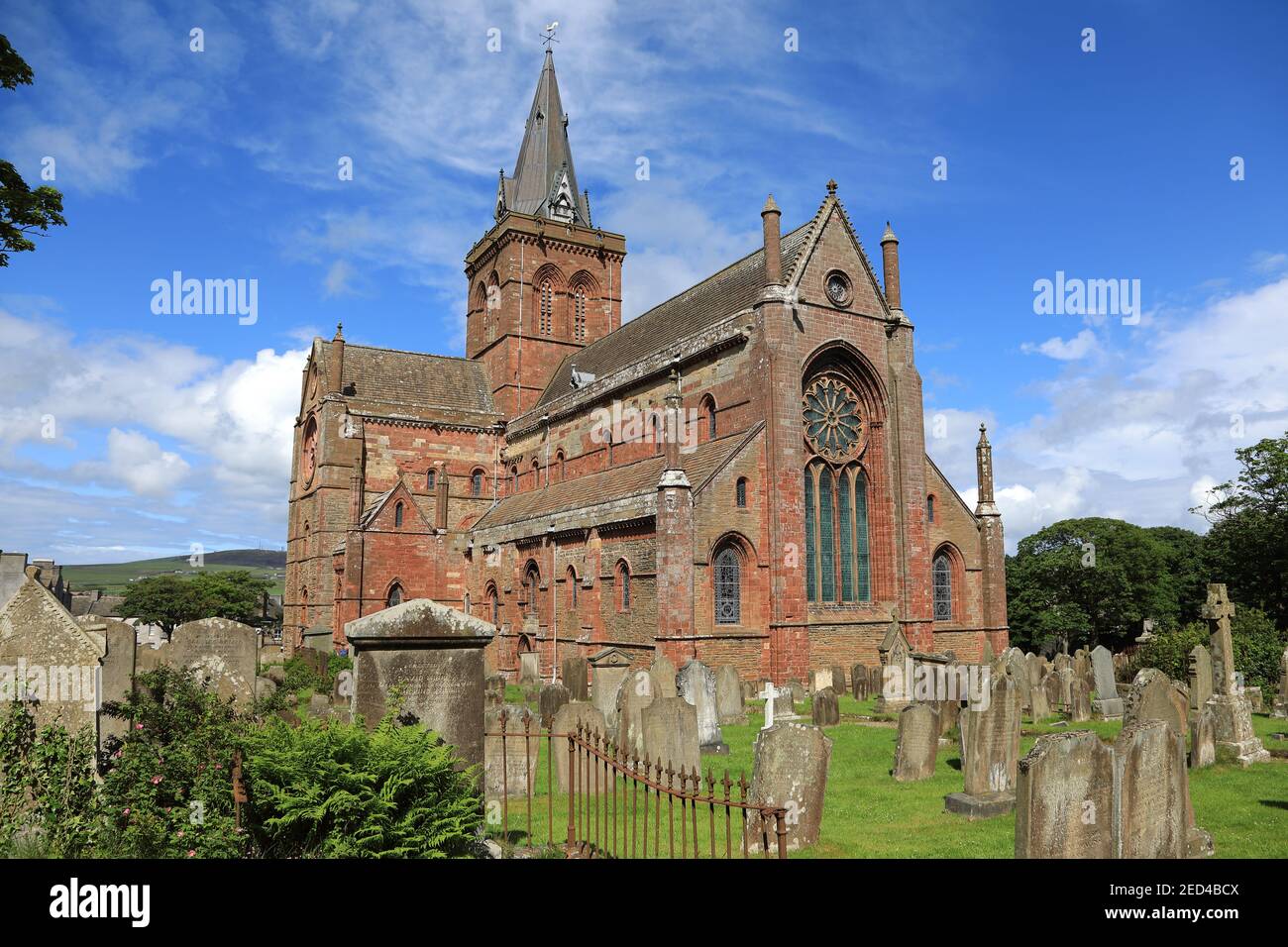 Die St. Magnus Cathedral aus dem 12th. Jahrhundert in Kirkwall in Orkney Schottland Stockfoto
