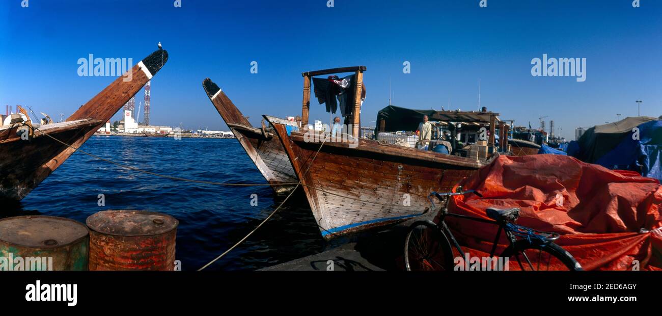 Sharjah Vereinigte Arabische Emirate Dhaus im Bach Stockfoto