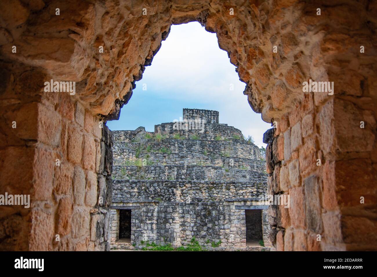 Arco de Entrada an den Maya-Ruinen von Ekʼ Balam in Temozón, Yucatán, Mexiko Stockfoto