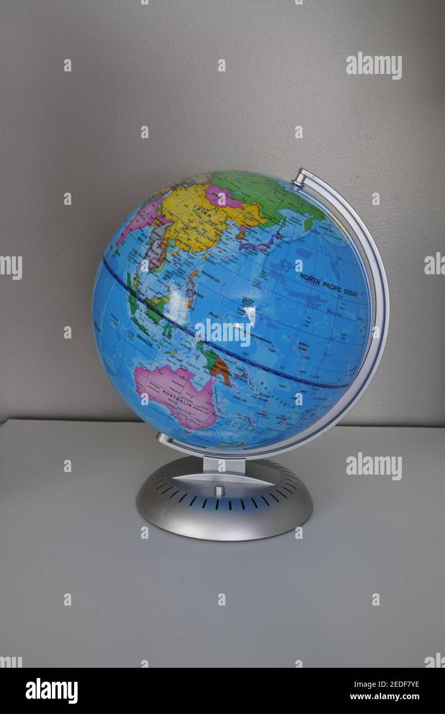 Earth Ocean Globe Weltgeographie Karte auf dem Schreibtisch Stockfoto