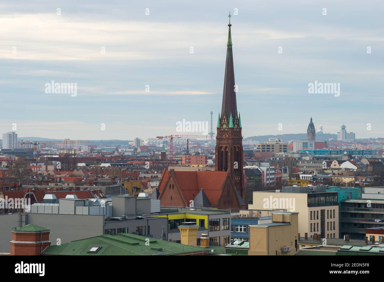 07,02.2019, Berlin, , Deutschland - Mitte - Übersicht über Berlin mit Heilandskirche, Bezirksamt Charlottenburg-Wilmersdorf, RBB-Radiosender auf Masur Stockfoto