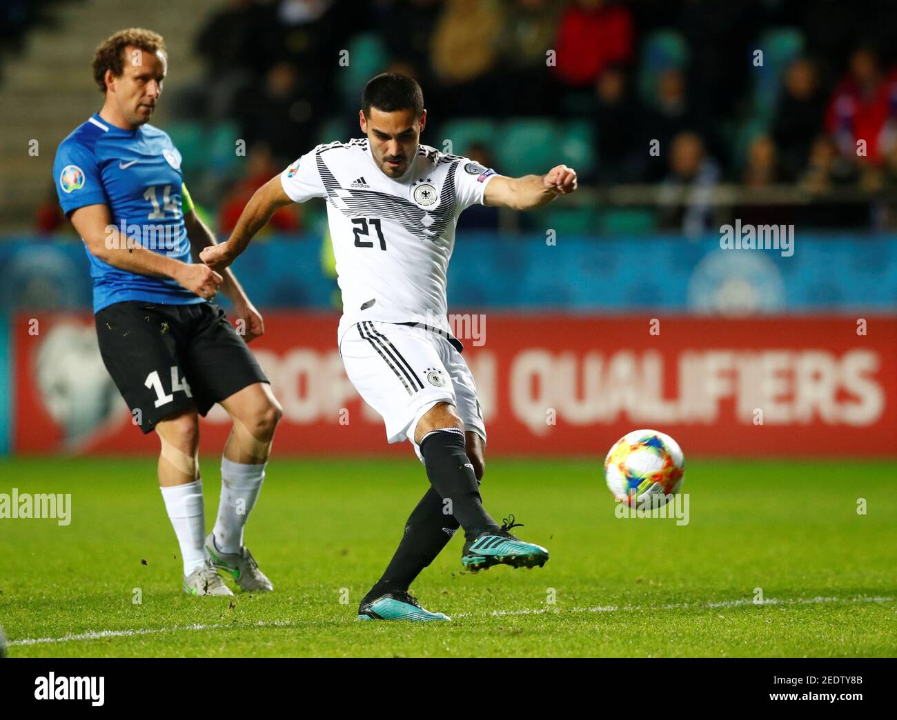 Fußball - EM 2020 Qualifikation - Gruppe C - Estland gegen Deutschland - A.  Le Coq Arena, Tallinn, Estland - 13. Oktober 2019 Deutschlands Ilkay  Gundogan schießt auf Tor REUTERS/Ints Kalnins Stockfotografie - Alamy