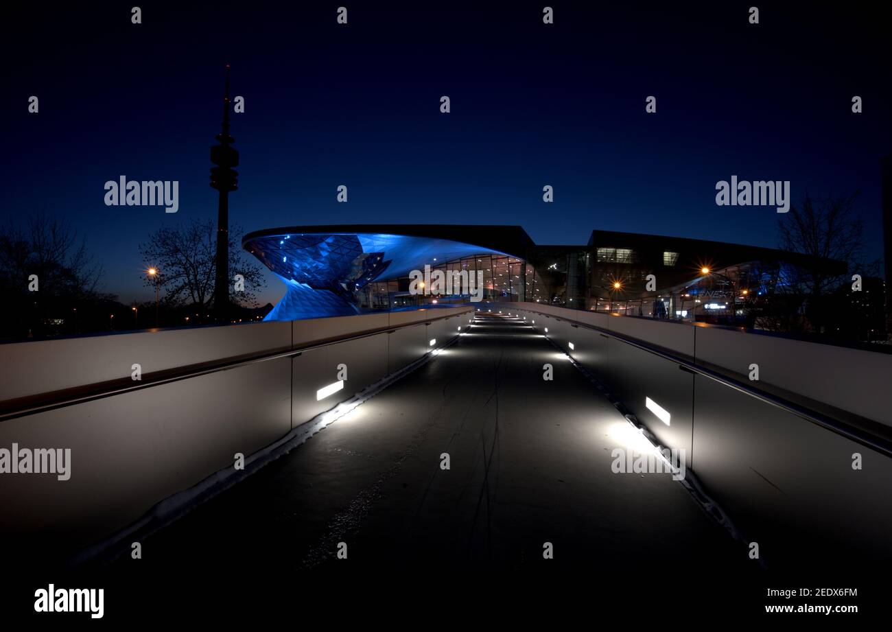 MÜNCHEN, DEUTSCHLAND - 11. Feb 2021: BMW World München, Bayern, Deutschland bei nig Stockfoto