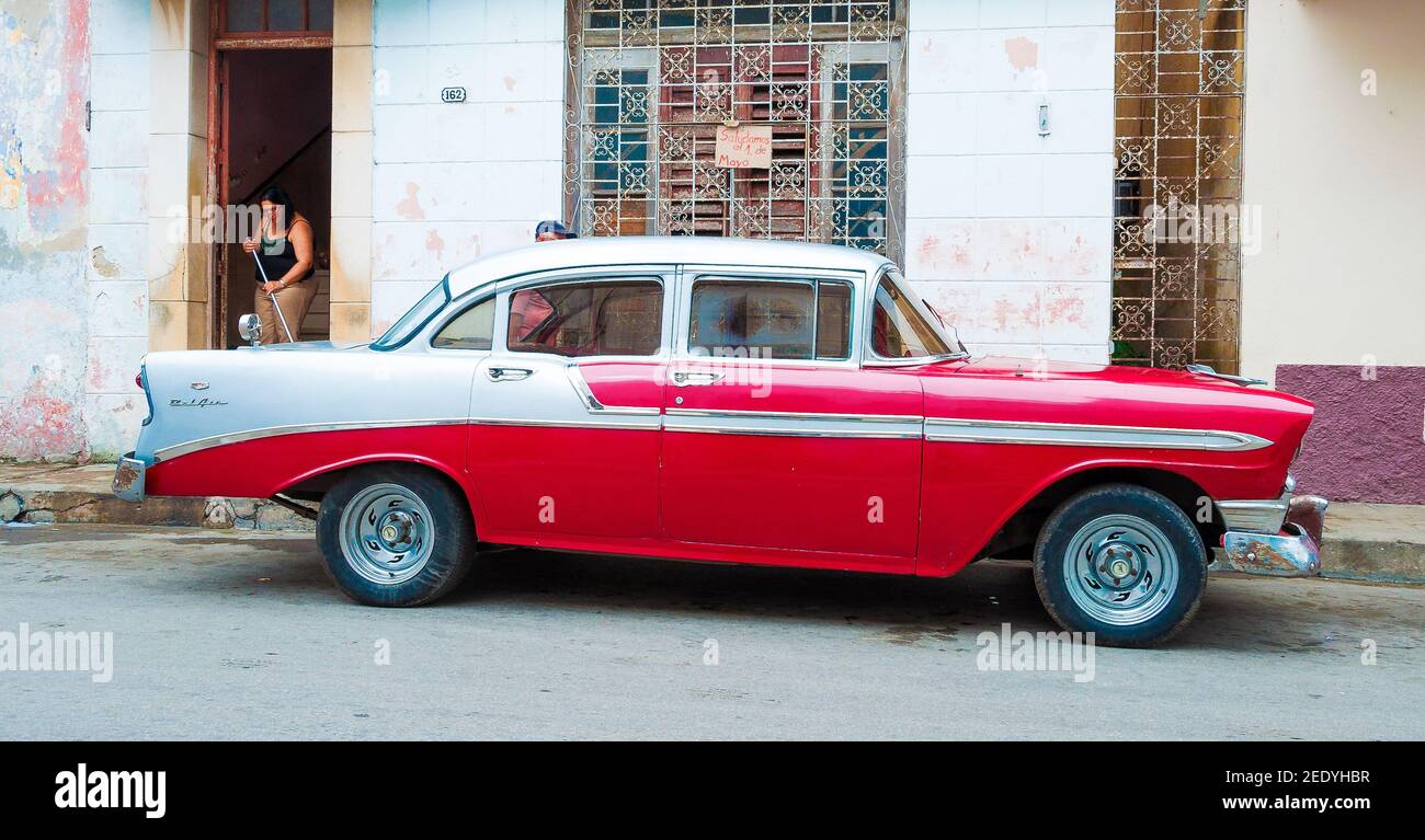 Transportmittel in Kuba: Alte Chevrolet geparkt, nachdem die kommunistische Regierung umgesetzt wirtschaftlichen Veränderungen, viele gingen in das Geschäft des Verkehrs Stockfoto