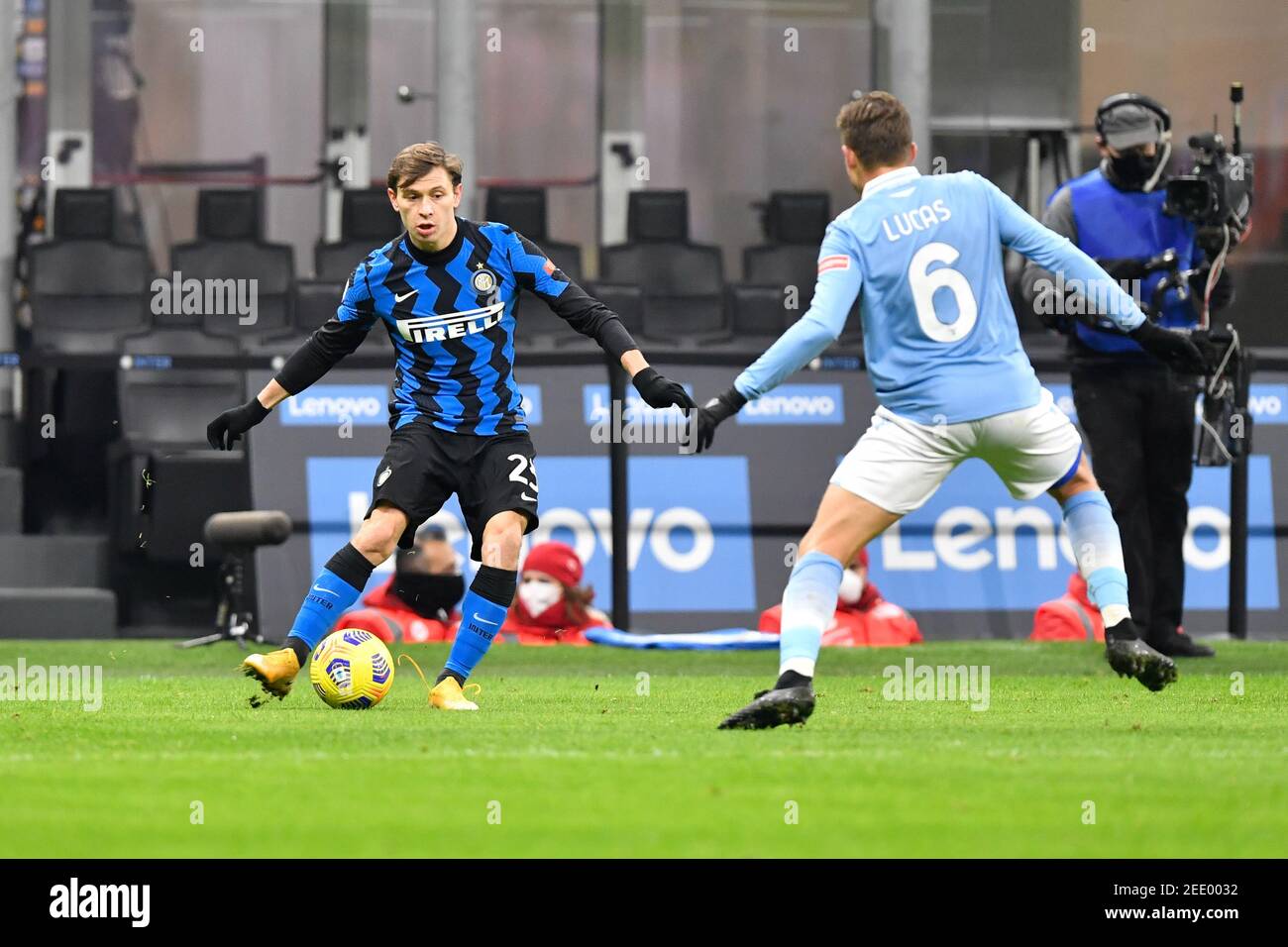 Mailand, Italien. Februar 2021, 14th. Nicolo Barella (23) von Inter Mailand gesehen in der Serie EIN Spiel zwischen Inter Mailand und Latium bei Giuseppe Meazza in Mailand. (Foto Kredit: Gonzales Foto/Alamy Live News Stockfoto