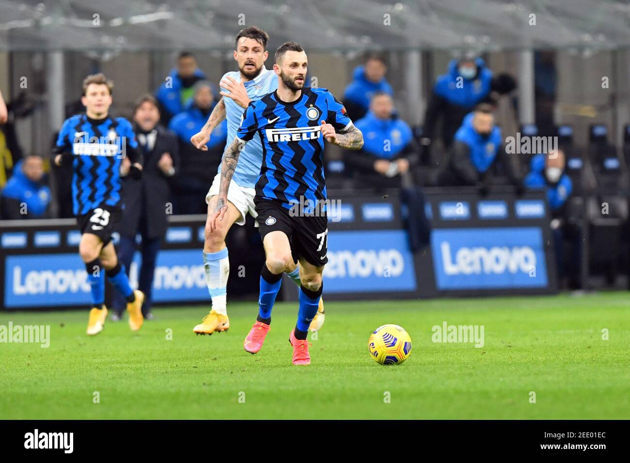 Mailand, Italien. Februar 2021, 14th. Marcelo Brozovic (77) von Inter Mailand gesehen in der Serie EIN Spiel zwischen Inter Mailand und Latium bei Giuseppe Meazza in Mailand. (Foto Kredit: Gonzales Foto/Alamy Live News Stockfoto